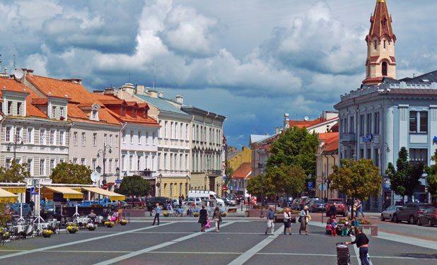 লিথুনিয়ায়- কোভিড-১৯ আক্রান্তের খবর গোপন রাখলে জেল জরিমানা