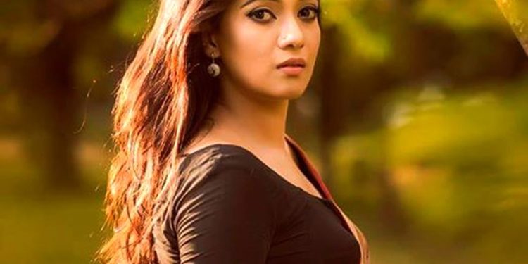 মিডিয়া ছেড়ে আল্লাহর ইবাদতে মশগুল হবো: অ্যানি