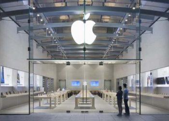 যুক্তরাষ্টের অ্যাপলের স্টোর থেকে লুট হওয়া ফোনগুলোকে  ট্র্যাক করছে অ্যাপল