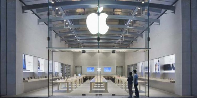 যুক্তরাষ্টের অ্যাপলের স্টোর থেকে লুট হওয়া ফোনগুলোকে  ট্র্যাক করছে অ্যাপল