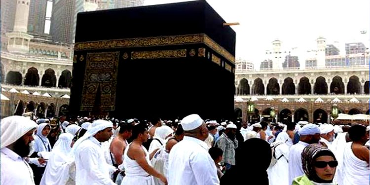 হজ্জ্বের ক্ষেত্রে নতুন বিধিনিষেধ, শুধুমাত্র  সৌদিতে অবস্থানরতরা কেবল হজ করতে পারবেন