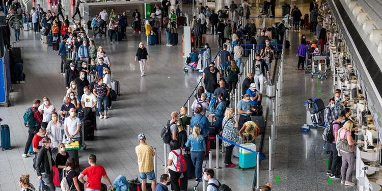 জার্মানির বিমানবন্দরে বাধ্যতামূলক করোনা টেস্ট