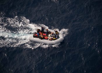 ইউরোপের স্বপ্নযাত্রায় নৌকা ডুবে ৭৪ জনের প্রাণহানি