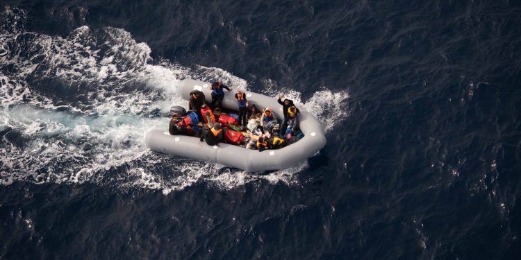 ইউরোপের স্বপ্নযাত্রায় নৌকা ডুবে ৭৪ জনের প্রাণহানি