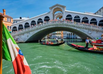 ইতালির ভেনিস আবারো জলমগ্ন ব্যর্থ আর্টিফিশিয়াল ইন্টিলিজেন্স(এম ও এস ই )