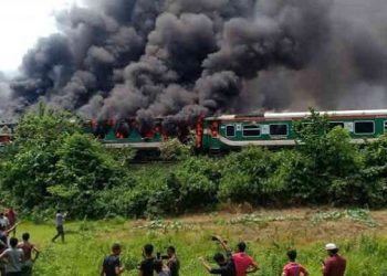 মৌলভীবাজারে চলন্ত ট্রেনে ভয়াবহ আগুন