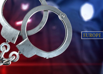 নেপালি ও বাংলাদেশি শ্রমিক নিয়োগে যুক্ত মালয়েশিয়ার ৮ কর্মকর্তা গ্রেফতার