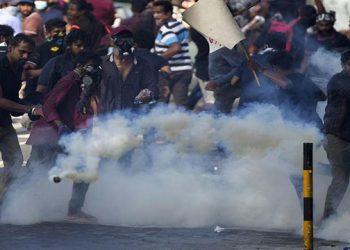 উত্তাল শ্রীলংকা, রাজপথে বিশ্ববিদ্যালয় শিক্ষার্থীরা