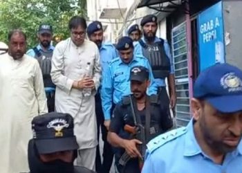 ইমরান খানের সহযোগী শাহবাজ গিল গ্রেফতার