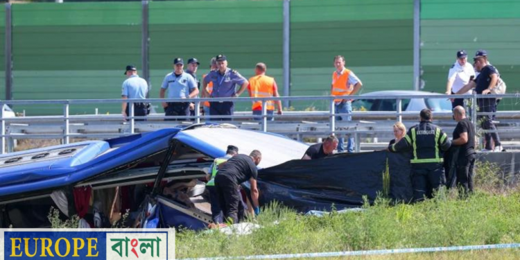 ক্রোয়েশিয়ায় বাস দুর্ঘটনায় অন্তত ১২ জন নিহত ও ৩১ জন আহত হয়েছে