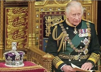 ব্রিটেনের নতুন রাজা এলিজাবেথের বড় ছেলে চার্লস