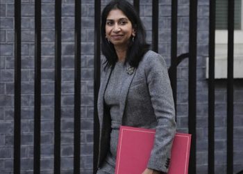 পদত্যাগ করলেন ব্রিটিশ স্বরাষ্ট্রমন্ত্রী