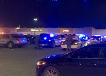 যুক্তরাষ্ট্রে ওয়ালমার্টের স্টোরে গোলাগুলি, নিহত ১০