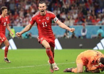 শেষ সময়ের গোলে নেদারল্যান্ডসের বড় জয়