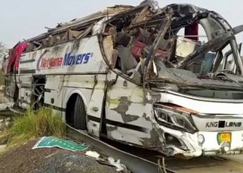 পাকিস্তানে সড়ক দুর্ঘটনায় নিহত ১৪