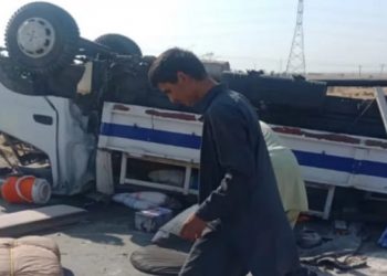 পাকিস্তানে বোমা হামলায় ৯ পুলিশ নিহত