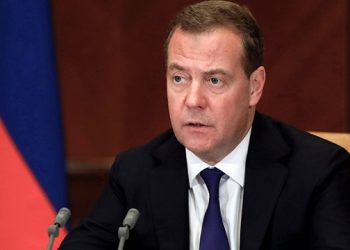 পুতিনকে গ্রেপ্তার করা মানে যুদ্ধ ঘোষণা : মেদভেদেভ