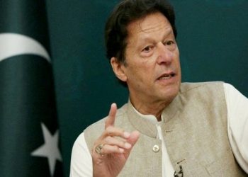 ‘দেশের উন্নতির জন্য’ সেনাপ্রধানের সঙ্গে কথা বলতে চান ইমরান খান