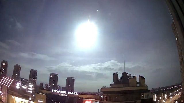 কিয়েভের আকাশে রহস্যময় আলো, নাসা যা বলছে