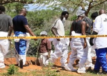 ধর্মগুরুর কথায় আমরণ অনশন, কবর খুঁড়ে মিলল ৪৭ মরদেহ