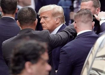 আদালত থেকে বাড়ি ফিরে ক্ষোভ ঝাড়লেন ট্রাম্প