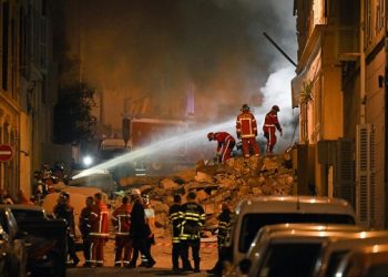 ফ্রান্সে আবাসিক ভবন ধসের পর অগ্নিকাণ্ড, আহত অন্তত ৬