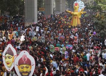 মঙ্গল শোভাযাত্রায় পৃথিবীজুড়ে শান্তি কামনা