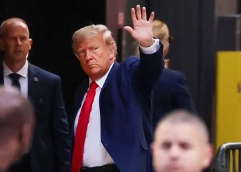 আদালতে আত্মসমর্পণ করতে নিউ ইয়র্ক পৌঁছেছেন ট্রাম্প