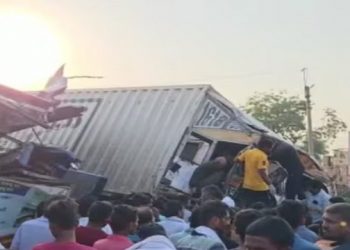 ভারতে বাস-ট্রাক সংঘর্ষে নিহত ৭