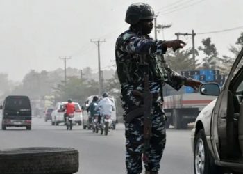 নাইজেরিয়ায় মার্কিন দূতাবাসের গাড়িবহরে বন্দুক হামলা, নিহত ৪