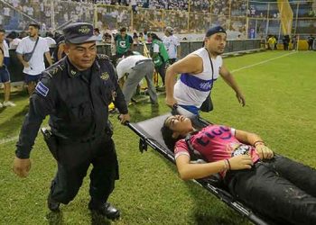 এল সালভাদরে স্টেডিয়ামে পদদলিত হয়ে নিহত অন্তত ১২