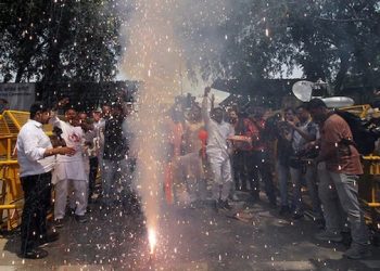 কর্ণাটকে বিজেপিকে হারিয়ে নাটকীয় জয় কংগ্রেসের