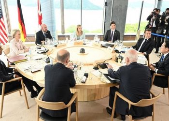 হীরা বাণিজ্য বন্ধ রাশিয়ার সঙ্গে : ঋষি সুনাক