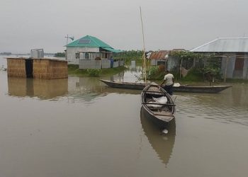 কুড়িগ্রামে পানিবন্দী ১২ হাজার পরিবার