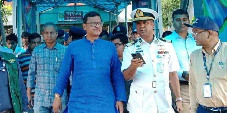 পদ্মা সেতুর কারণে লঞ্চের ছাদে ভিড় নেই : নৌপ্রতিমন্ত্রী
