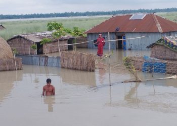কুড়িগ্রামে বন্যা পরিস্থিতি অপরিবর্তিত, পানিবন্দী ৬০ হাজার মানুষ