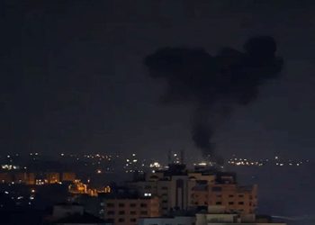 পশ্চিম তীরে ধ্বংসযজ্ঞ চালিয়ে এবার গাজায় ইসরায়েলের বিমান হামলা